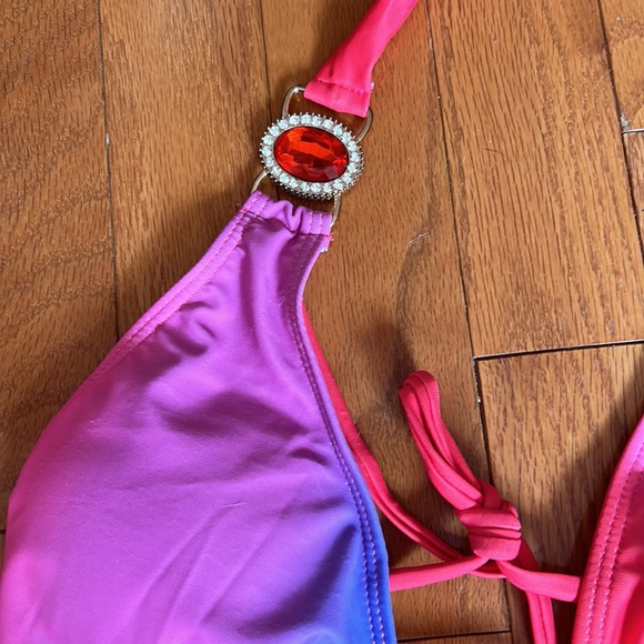 Brand new bikini - Picture 6 of 9